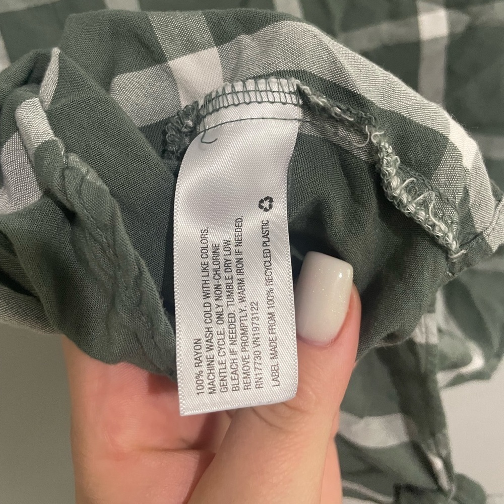 NWOT universal tread shirt - Picture 2 of 8